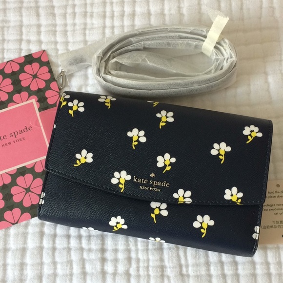 kate spade Handbags - Kate Spade Laurel Way Winni crossbody daisy bag